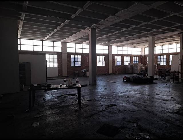 2,300M² WAREHOUSE FOR SALE IN OPHIRTON